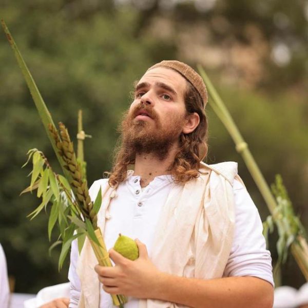 בזמן המלחמה: גלנט חתם על צו מנהלי לתושב יצהר