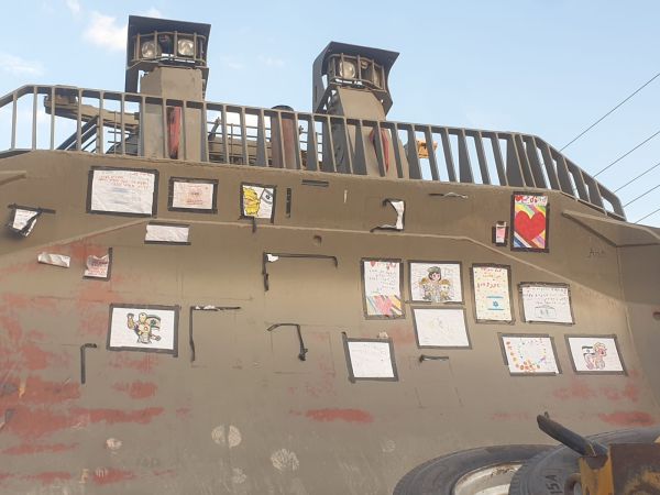 תמונת היום: זה מה שתלו לוחמי הנדסה על כף ה-D9