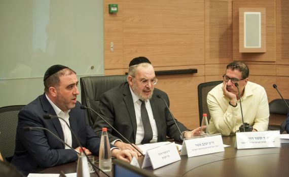 שר הפנים: נקבל החלטה נפרדת לבחירות בעוטף עזה