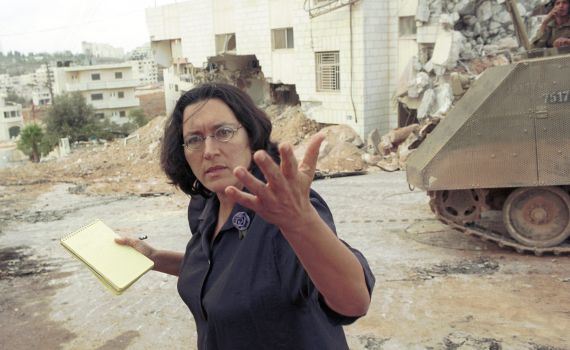 עיתונאית הארץ בדמעות: "חבריי האהובים מעזה"