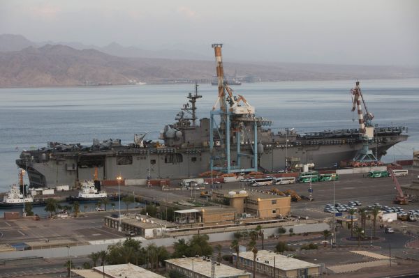 משחתת אמריקאית יירטה טילים מתימן שיועדו לישראל