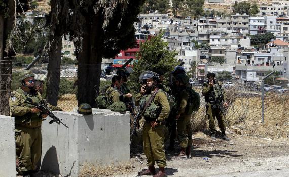 מחבל ניסה לדרוס כח צה"ל ליד חברון וחוסל | צפו