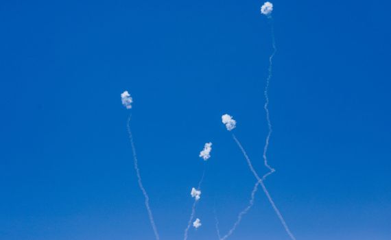 חמאס ממשיך לתקוף: מטח לעבר תל אביב והרצליה