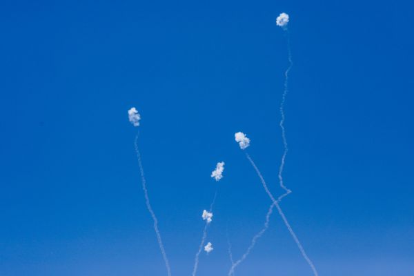 חמאס ממשיך לתקוף: מטח לעבר תל אביב והרצליה