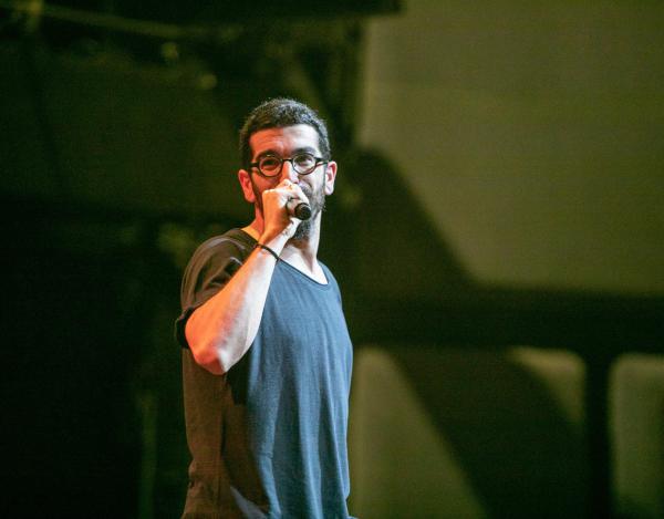 "מולדת": חנן בן ארי בשיר חדש בצל המלחמה