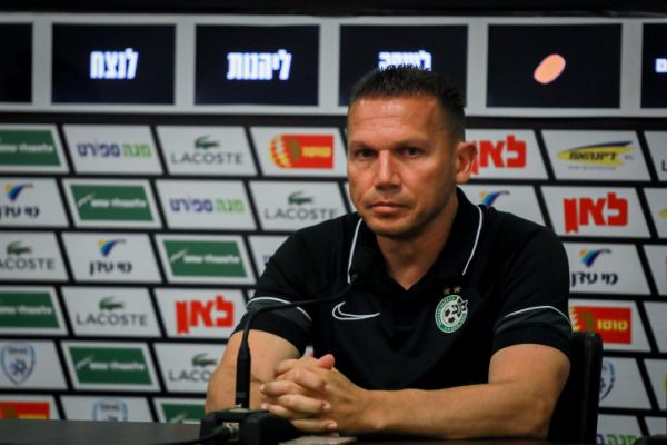 בכר נגד שתיקת ברצלונה ומנצ'סטר: "הכל זה כסף"