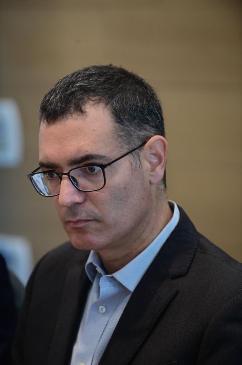 משה בר סימן טוב השעה שני עובדים שהתבטאו בגזענות