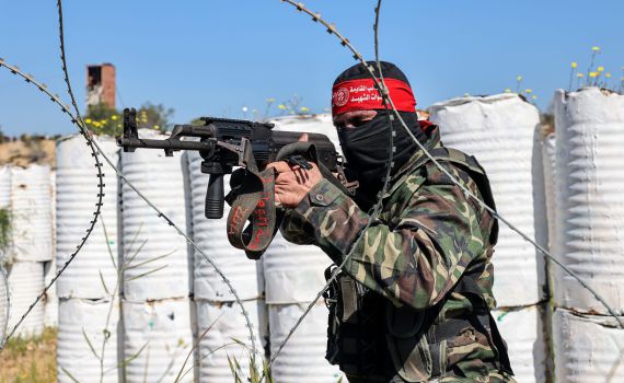 חמאס מונע בריחת תושבים מעזה: "הם יורים על אנשים"