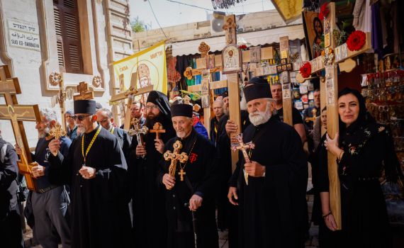 על יריקות וכבוד האדם: "נשקו של החלש והדל"
