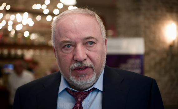 סקר: ליברמן ממשיך לטפס, וכמה מנדטים שווה נתניהו?