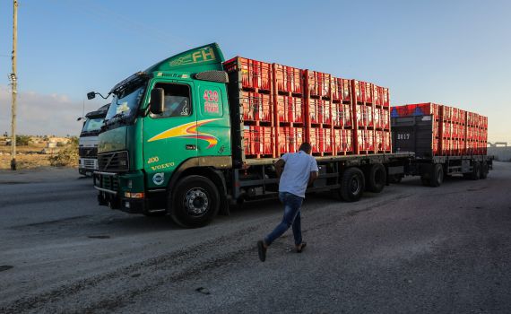 הבוקר: משאיות סיוע ממצרים ייכנסו לרצועת עזה