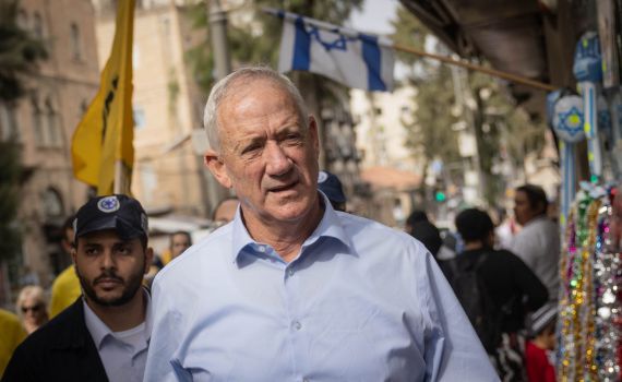 סקר: גנץ ממשיך להוביל; הקואליציה מתפוררת