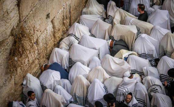 בשידור חי: ברכת כהנים בכותל ותפילה לחטופים