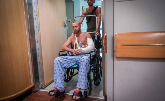 מספר הנרצחים עולה ל-800;  2,500 פצועים