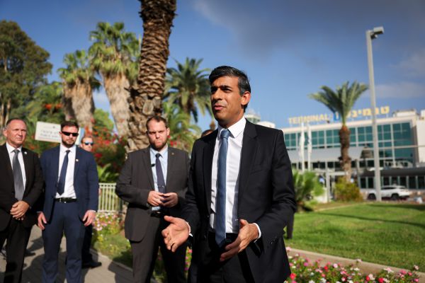 ראש ממשלת בריטניה רישי סונאק נחת בישראל