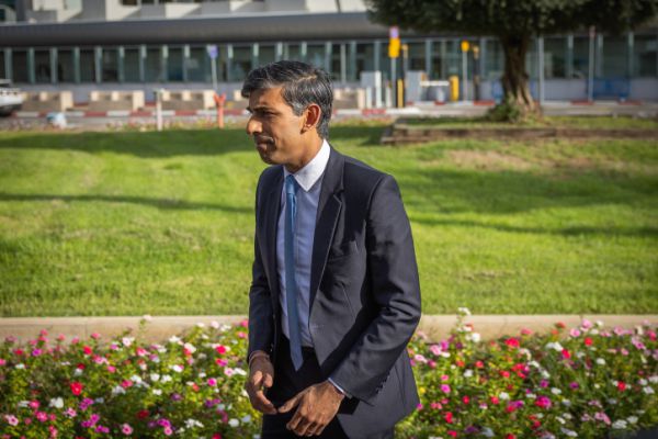 אחרי ישראל: סונאק יצא לסעודיה ויפגש עם בן סלמאן