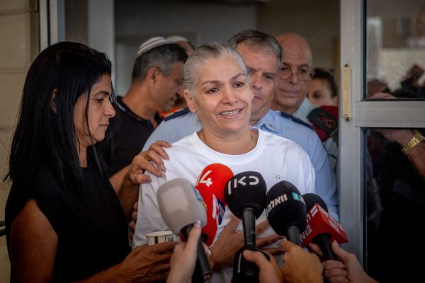 אמה של אורי מגידיש: עכשיו התפילות עם שאר החטופים