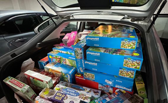 צמד הזמרים שמכניס קצת אור למשפחות השכולות