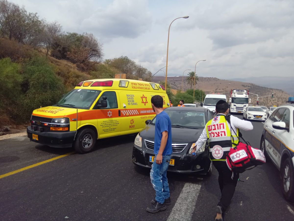 רוכב אופנוע נפגע ממשאית בכפר חיטים, מצבו קשה