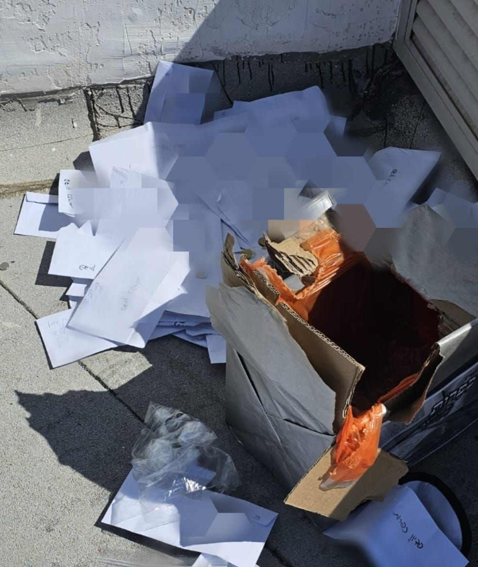 אישום: התיזו גז מדמיע ושדדו קופת פדיון כפרות