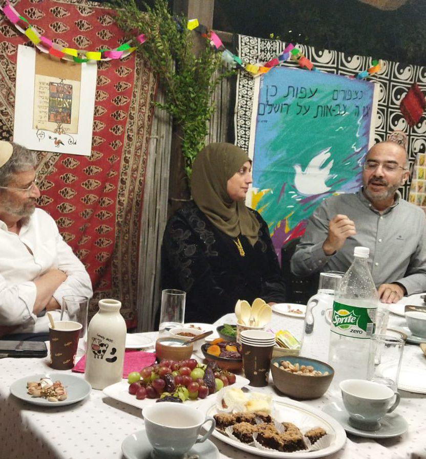 הקאדי בסוכת הרב: האלימות תגלוש גם ליהודים