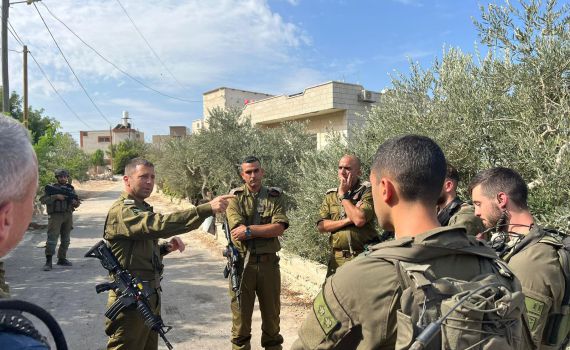 תיעוד: מפקד אוגדת יו"ש הגיע לזירת נטרול המחבלים