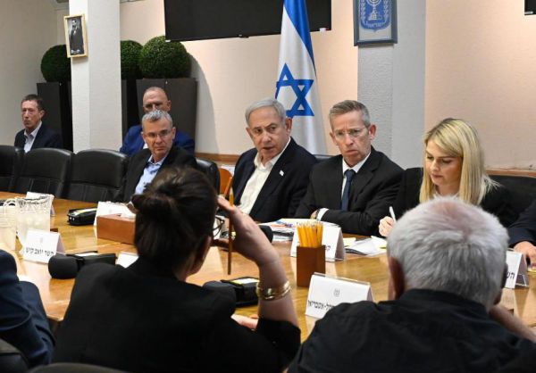 הקבינט החליט: תופסק הזרמת החשמל והדלק לעזה