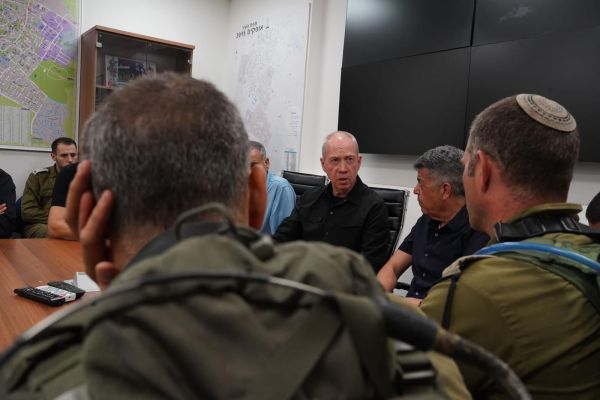 השר גלנט באופקים: "כללי המלחמה השתנו"