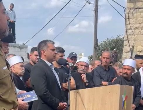 השר סופר בהלוויה: "באגרוף אחד נכריע את האויב"