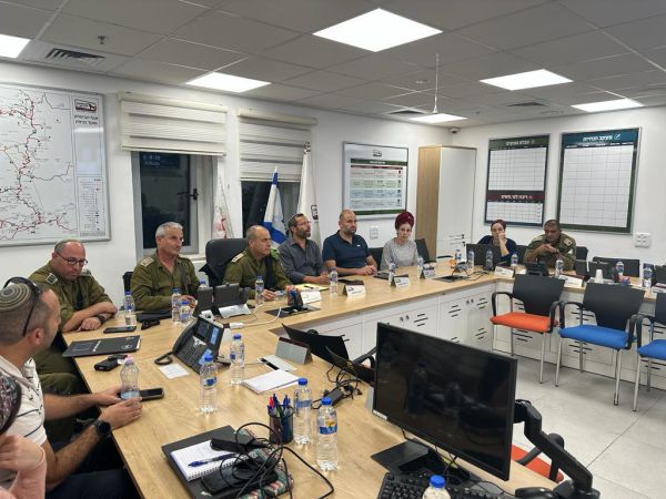 פוקס לראשי רשויות ביו"ש: עושים הכל כדי להגן עליכם
