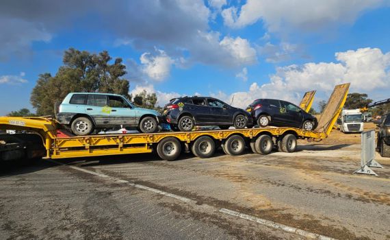 החל פינוי כלי הרכב הנטושים מאיזורי הטבח