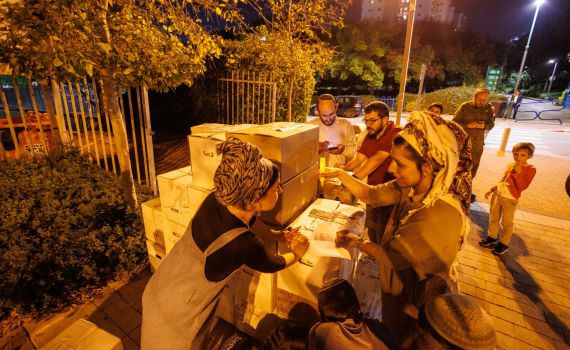 ככה נראה המרכז הלוגיסטי שהקימו בתנועת תקומה