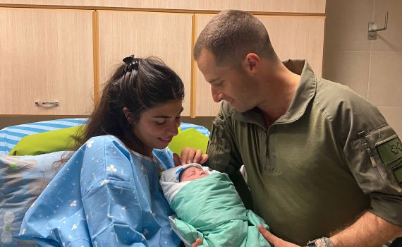 תיזמון לידה: האבא המג"ד היה נוכח בדיוק בזמן