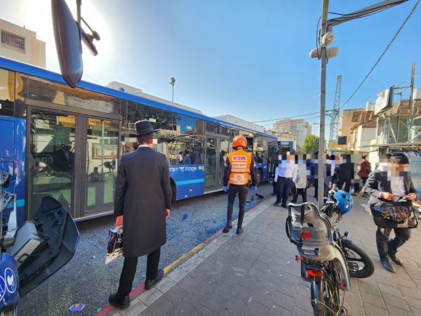 בני ברק: הולך רגל נהרג מהתדרדרות אוטובוס