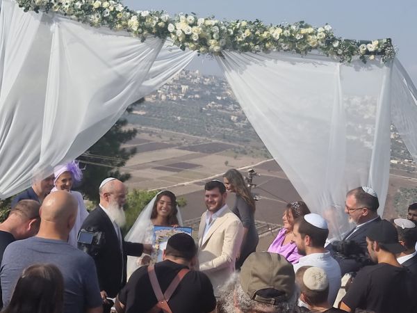 הישוב בשומרון ארגן חתונה לחייל בודד שנשאר בבסיס