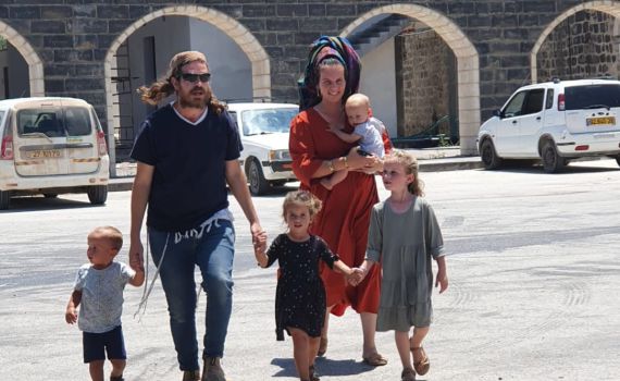 אביה דנינו בפוסט כואב: 'איך עדיין רואים בנו אויבים?'