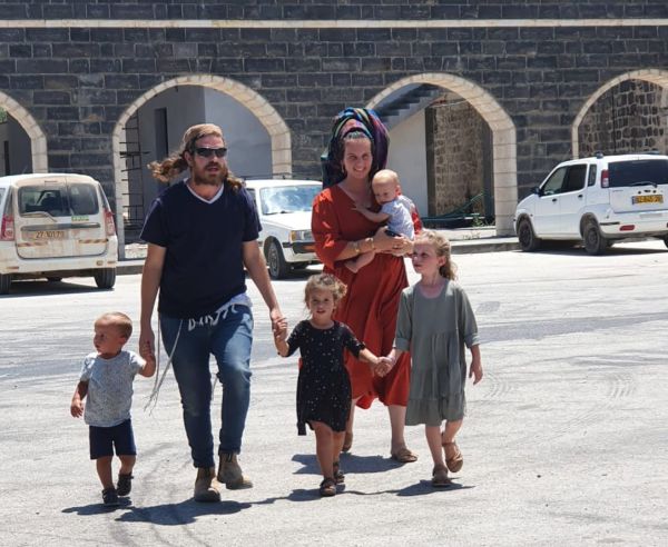 אביה דנינו בפוסט כואב: 'איך עדיין רואים בנו אויבים?'