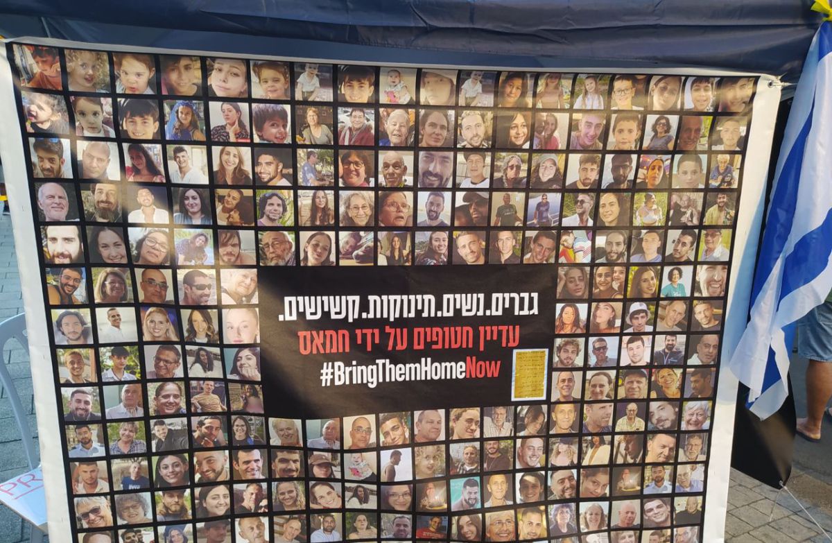 הסופר והעיתונאי הסרוג: 'מוכן להתחלף ולהיות חטוף'