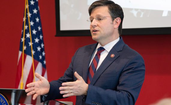 אחרי שבועות: יו"ר חדש לבית הנבחרים האמריקני