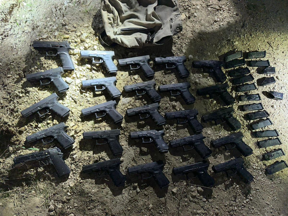 לוחמי מג"ב תפסו הברחה של 25 אקדחים מירדן