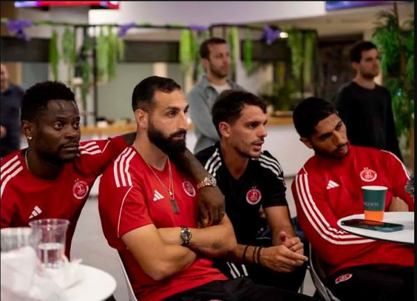 הפועל תל אביב מתייחדת עם אוהדיה שנרצחו