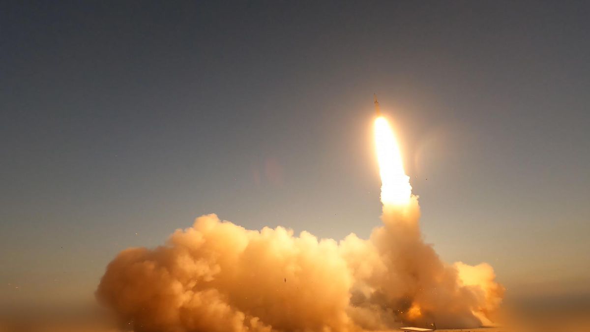 אזעקה באילת: מערכת "חץ" יירטה שיגור מהים האדום