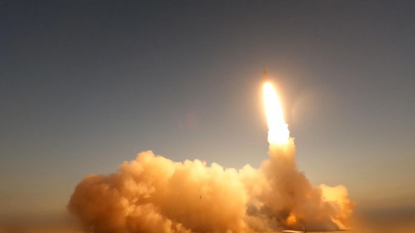 אזעקה באילת: מערכת "חץ" יירטה שיגור מהים האדום