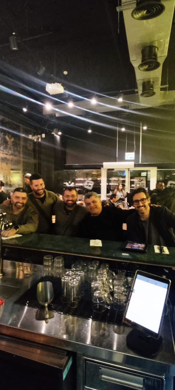 החיילים הופתעו: השחקן שילם על הארוחה