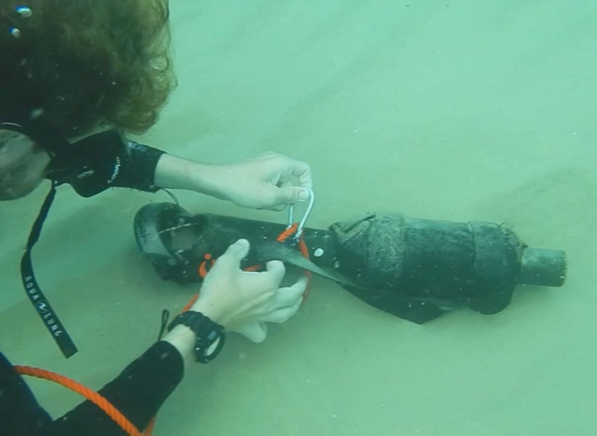 מחבלי חמאס טבעו, מה עושים עם האמל"ח? צפו