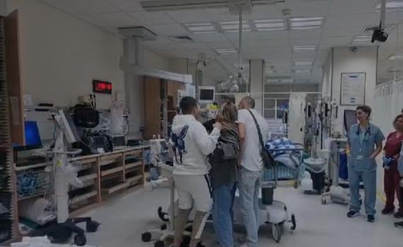 מרגש: מיה רגב התאחדה עם משפחתה | צפו