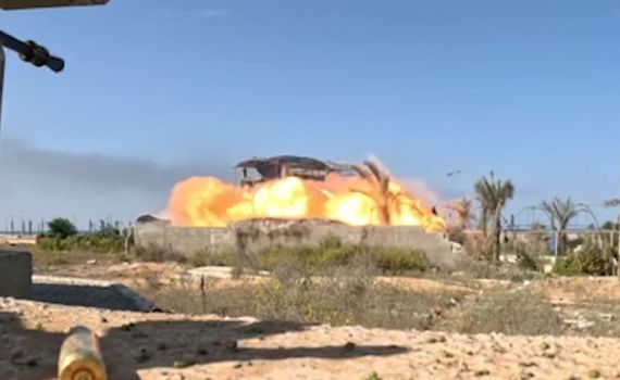 ה-D9 חושף פיר, הלוחמים מפוצצים את המנהרה | צפו