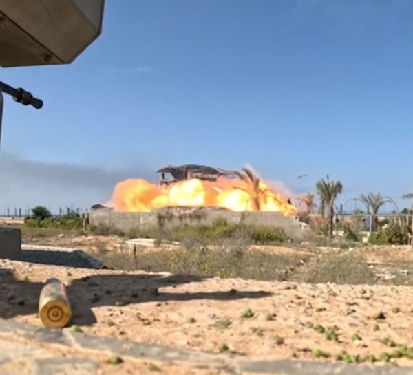 ה-D9 חושף פיר, הלוחמים מפוצצים את המנהרה | צפו