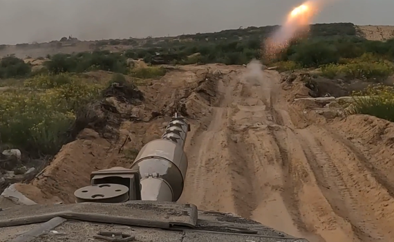 צפו: צה"ל בעומק הרצועה ביבשה, באוויר ובים