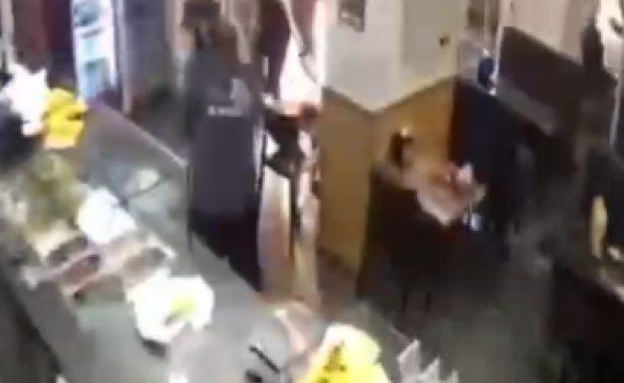 שניות מאסון | רגע נפילת הטיל בקריית שמונה. צפו